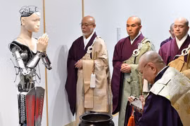 Robot thay “thầy tu” thuyết giảng Phật giáo tại Nhật Bản