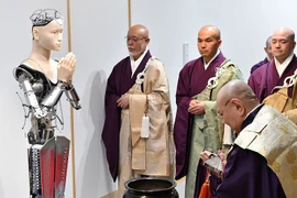 Robot thay “thầy tu” thuyết giảng Phật giáo tại Nhật Bản