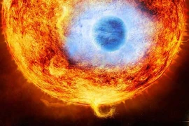 Ngắm hành tinh “chấm xanh” kỳ lạ trong không gian