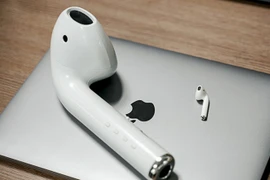 Tai nghe AirPods khổng lồ đang được săn lùng trên mạng có gì hot?