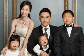 Mẫu nữ lụi tàn sự nghiệp vì bức ảnh "mẹ tiên con cú" giờ ra sao