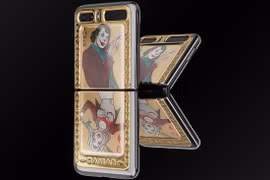Bất ngờ Galaxy Z Flip phiên bản Joker và Harley Quinn