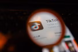 Loạt ứng dụng đang “nhòm ngó” thông tin người dùng iPhone 