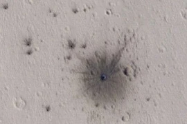 Tìm thấy vết đâm thiên thạch mới trên sao Hỏa