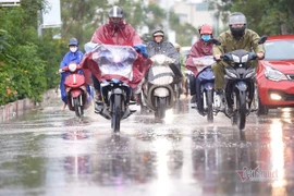 Dự báo thời tiết 24/4, Bắc Bộ đề phòng mưa đá, gió giật