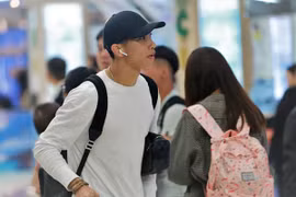 "Nông dân" Văn Hậu ngày nào đã trở thành dân chơi cực sành đồ công nghệ