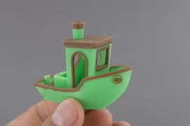 Ngắm con thuyền nhỏ nhất thế giới, trôi nổi trên bề mặt sợi tóc