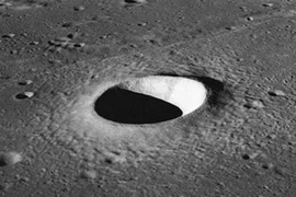 Xem sẹo miệng núi lửa Mặt trăng, tiết lộ điều bất ngờ