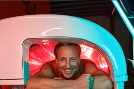 Bỏ ra 1 triệu USD “đánh lừa thần chết” để sống tới 180 tuổi