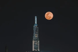 Hình ảnh tuyệt đẹp siêu trăng cuối cùng năm 2020 tại Việt Nam