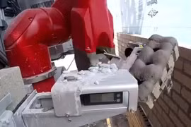 Robot xây tường gạch có năng suất bằng 10 công nhân
