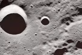 Hé lộ những thứ lạ nằm dưới bề mặt Mặt trăng