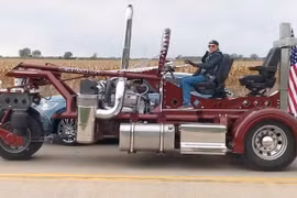 Chiếc moto lớn nhất thế giới nặng 5 tấn, to hơn cả một chiếc SUV