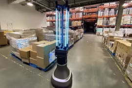 Xuất hiện “robot diệt virus corona” mới, khử khuẩn trên diện rộng