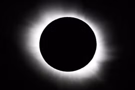 Những bức ảnh nhật thực năm 2015 đẹp không tưởng