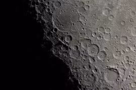 Khoa học dùng AI đếm số miệng hố trên Mặt trăng thế nào?