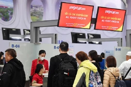 Giá vé máy bay đắt đỏ kéo dài đến nay vẫn chưa hạ nhiệt