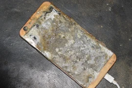 Điện thoại phát nổ khi sạc pin khiến nam sinh lớp 8 bị thương