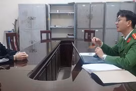 Bắt đối tượng lừa đảo chiếm đoạt tài sản để chơi trò “đỏ đen“