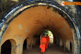 Ngắm chùa Hang cực độc của người Khmer Nam Bộ