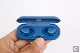 Soi tỉ mỉ tai nghe thể thao Samsung Gear IconX vừa ra mắt