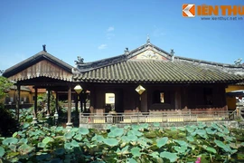 Soi nhà thủy tạ tuyệt đẹp giữa Tử Cấm Thành Huế