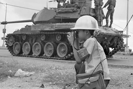 Ảnh độc: Phóng viên chiến trường nhỏ tuổi nhất Sài Gòn trước 1975