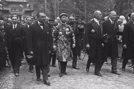  Ảnh độc chuyến công du nước Pháp của vua Khải Định (3) 