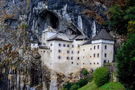 10 kỳ quan khó tin trên vách núi dựng đứng