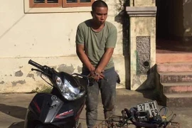 Dân vây bắt 2 ‘cẩu tặc' mang đao đi trộm 70 con chó