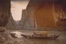 Ảnh màu độc lạ về vịnh Hạ Long 100 năm trước