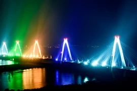  Miễn phí gửi xe khi xem pháo hoa gần cầu Nhật Tân