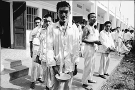 Hình độc về “trại Trâu Quỳ” ở Hà Nội năm 1990