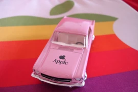  Điểm qua một vài sản phẩm “vô danh” đắt lòi mắt của Apple