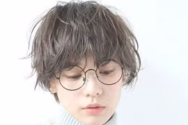 Mẫu tóc ngắn ngang cằm xinh xắn khiến bạn "quên luôn tuổi thật"