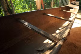 Cận cảnh thuyền độc mộc lớn nhất thế giới của VN