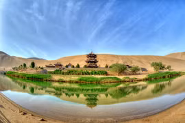 Khám phá ốc đảo thần tiên giữa sa mạc chết chóc Gobi