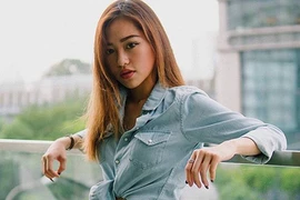 Hot girl 19 tuổi sở hữu vòng eo con kiến khiến bao người ngưỡng mộ 