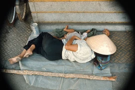 Loạt ảnh đầy tương phản về phụ nữ Sài Gòn trước 1975