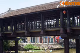 Khám phá cây cầu ngói cổ hiếm hoi còn sót lại ở VN
