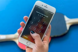 Hacker sẽ trộm mật khẩu smartphone của bạn theo cách đơn giản này