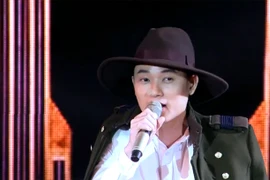 Showbiz sôi sục vì “Thật bất ngờ” phiên bản... chân dài thị phi