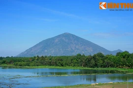 Khám phá núi Bà Đen - nóc nhà huyền thoại của Nam Bộ 