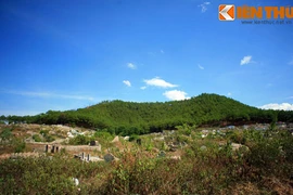 Khám phá ngọn núi huyền thoại của xứ Huế