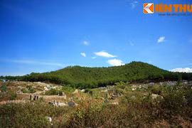 Khám phá ngọn núi huyền thoại của xứ Huế