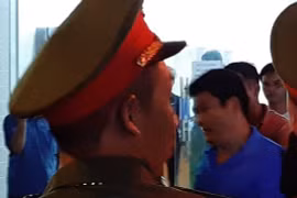 Vụ giang hồ vây xe chở công an: Khởi tố Nguyễn Tấn Lương thêm tội “Trốn thuế“