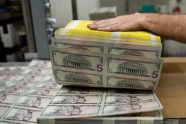 Tỷ giá ngoại tệ hôm nay: USD và bảng Anh giảm