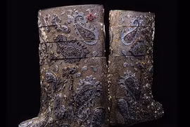 Đôi bốt phủ kim cương giá hơn 62 tỷ đồng