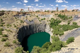 Khám phá 9 hố sâu đặc biệt nhất thế giới