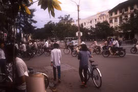 Sài Gòn năm 1986 - 1989 trong ảnh của Edwin E. Moise